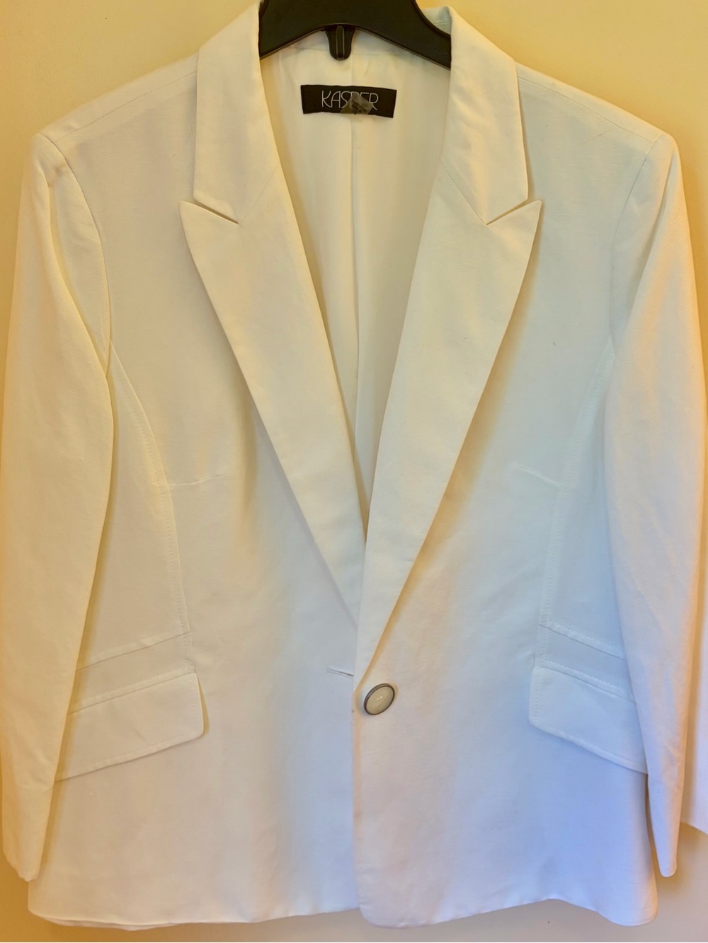 Kasper White Single-Button Notch Lapel Blazer